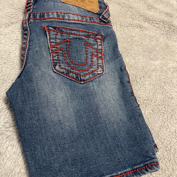 Boys True Religion shorts - Picture 4 of 6